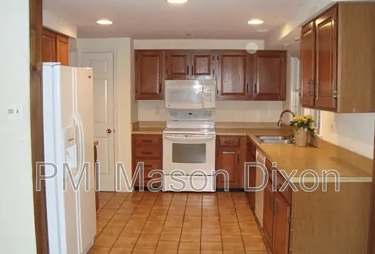 4035 Huckleberry Row — Photo 4