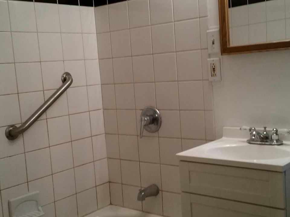 2nd image of 626 24th St