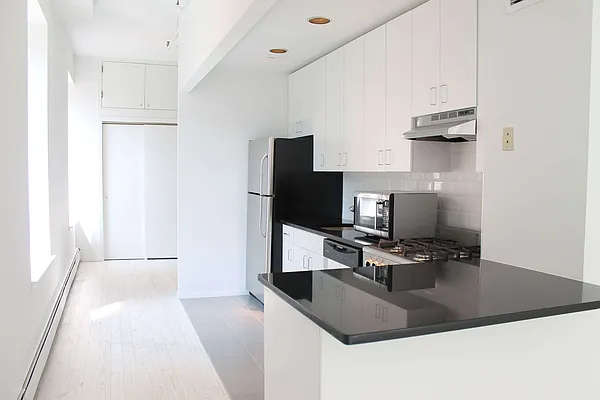 Rented by True Lofts New York LLC | media 28