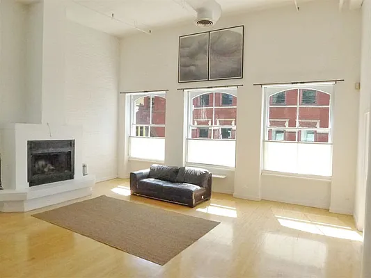 Rented by Sotheby's International Realty | media 10