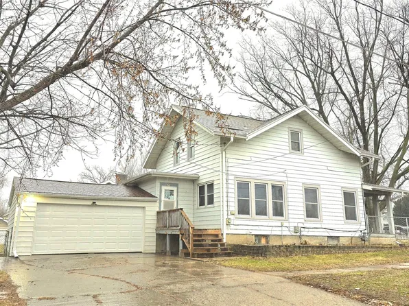 701 E 5th St N, Newton, IA 50208