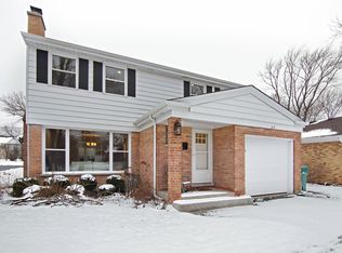 312 Dickens Rd, Northfield, IL 60093