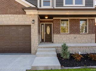 38165 Cherry Ln, Harrison Township, MI