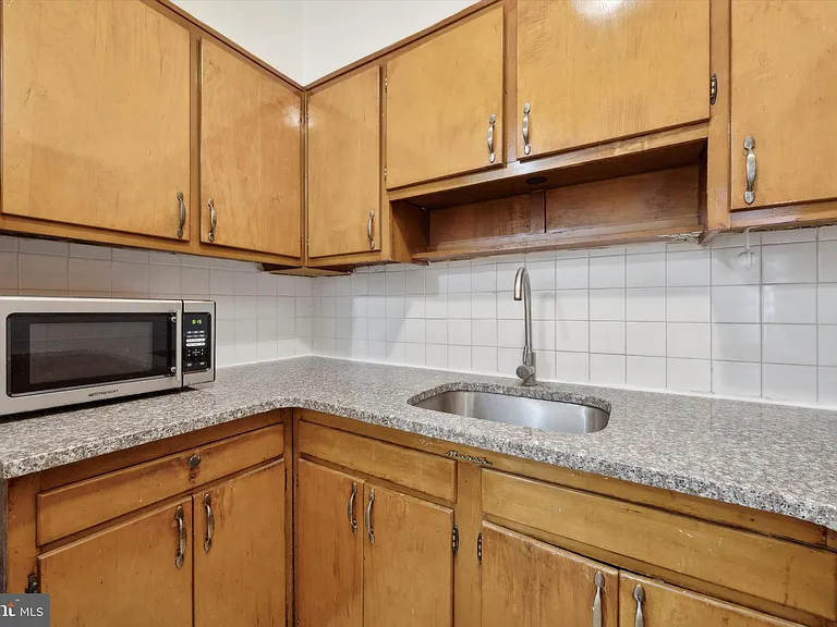 1817 Spruce St #1R — Photo 7
