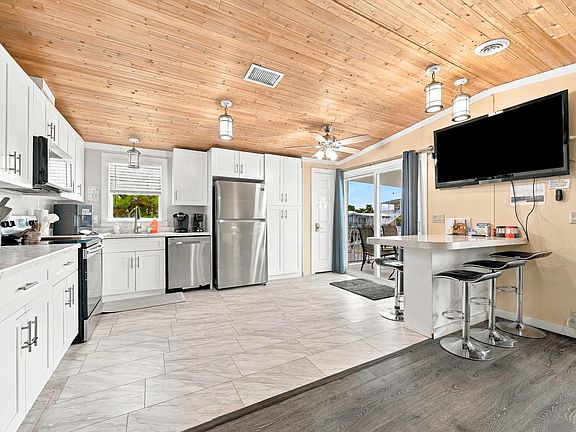 5th image of 701 Spanish Main Dr #123