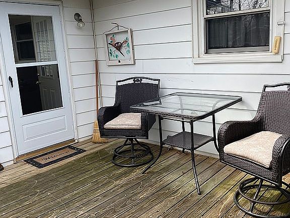 3rd image of 124 Morningside Cir