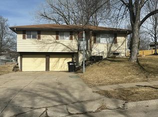 5611 S 113th St, Omaha, NE 68137
