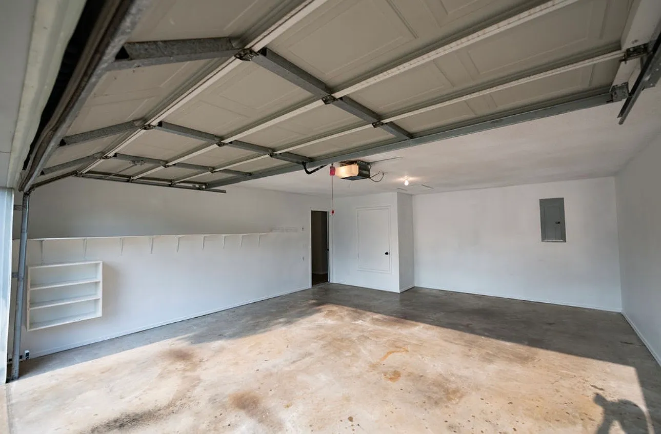 3 bed, 1132 sqft, $1,755 — Photo 4