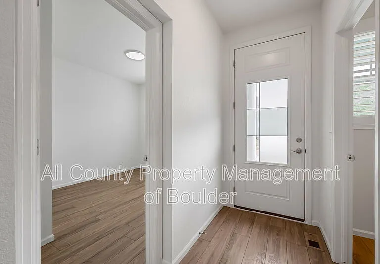2455 Alpine St — Photo 8