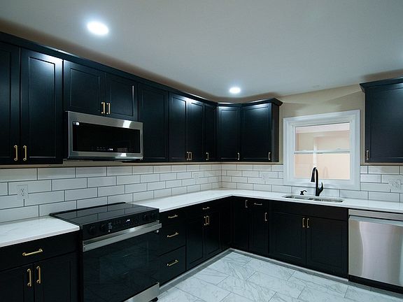5th image of 229 Shamrock Dr