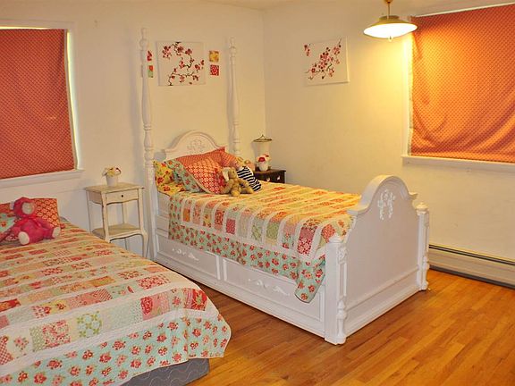 5th image of 18 Van Tassell Ln