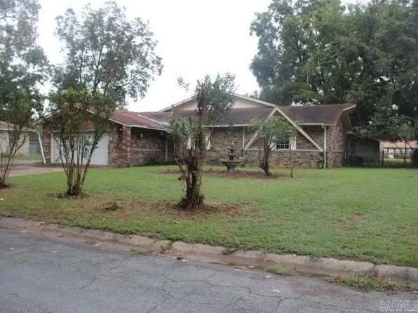 48 Plantation Dr, Little Rock, AR 72206