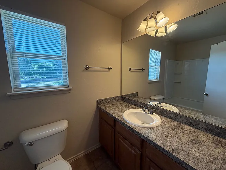 200 Chalmette Dr — Photo 16