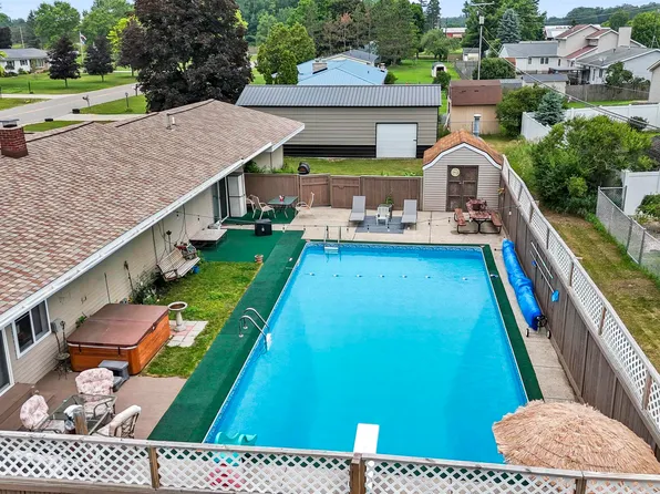 18116 205th Ave, Big Rapids, MI 49307