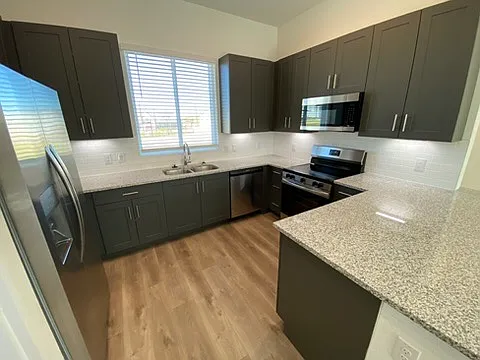 Falcon Ln — Photo 6