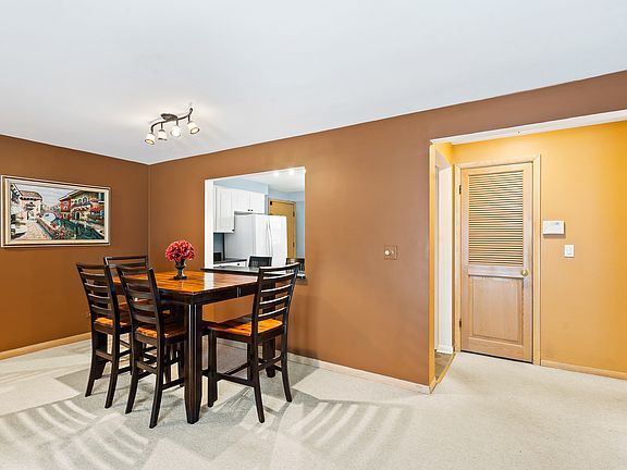 5th image of 6511 N Northwest Hwy APT 1C