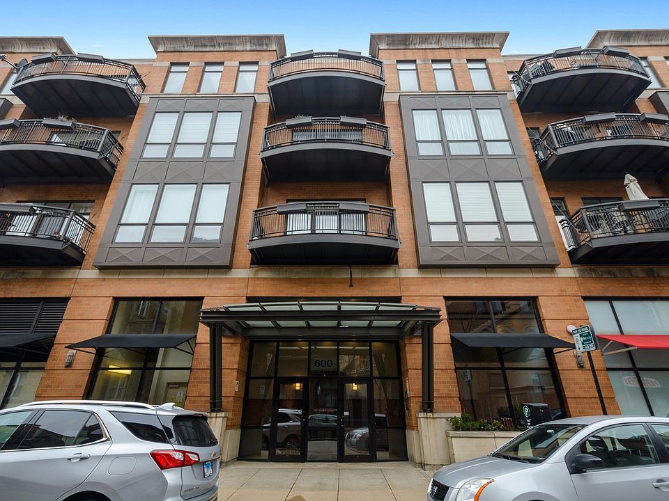 1st image of 600 W Drummond Pl #7