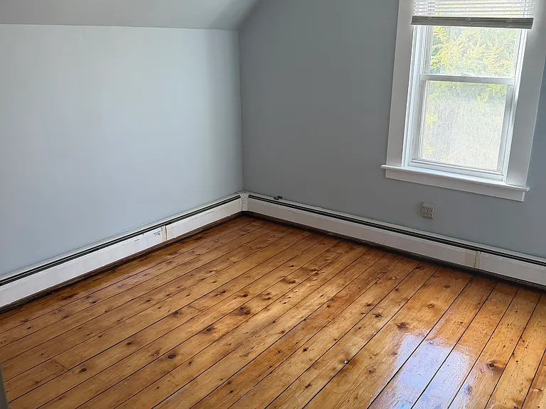 37 North St — Photo 11