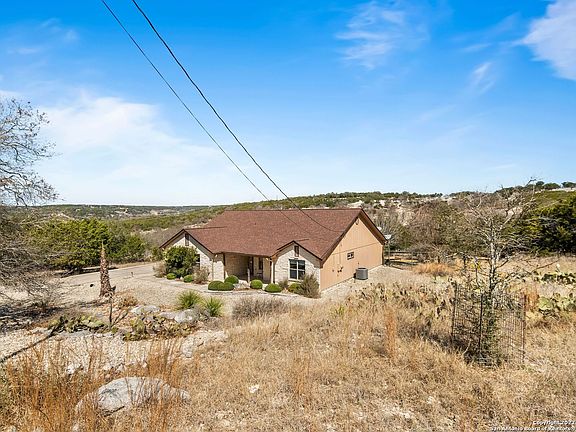 3rd image of 402 Sumack Dr