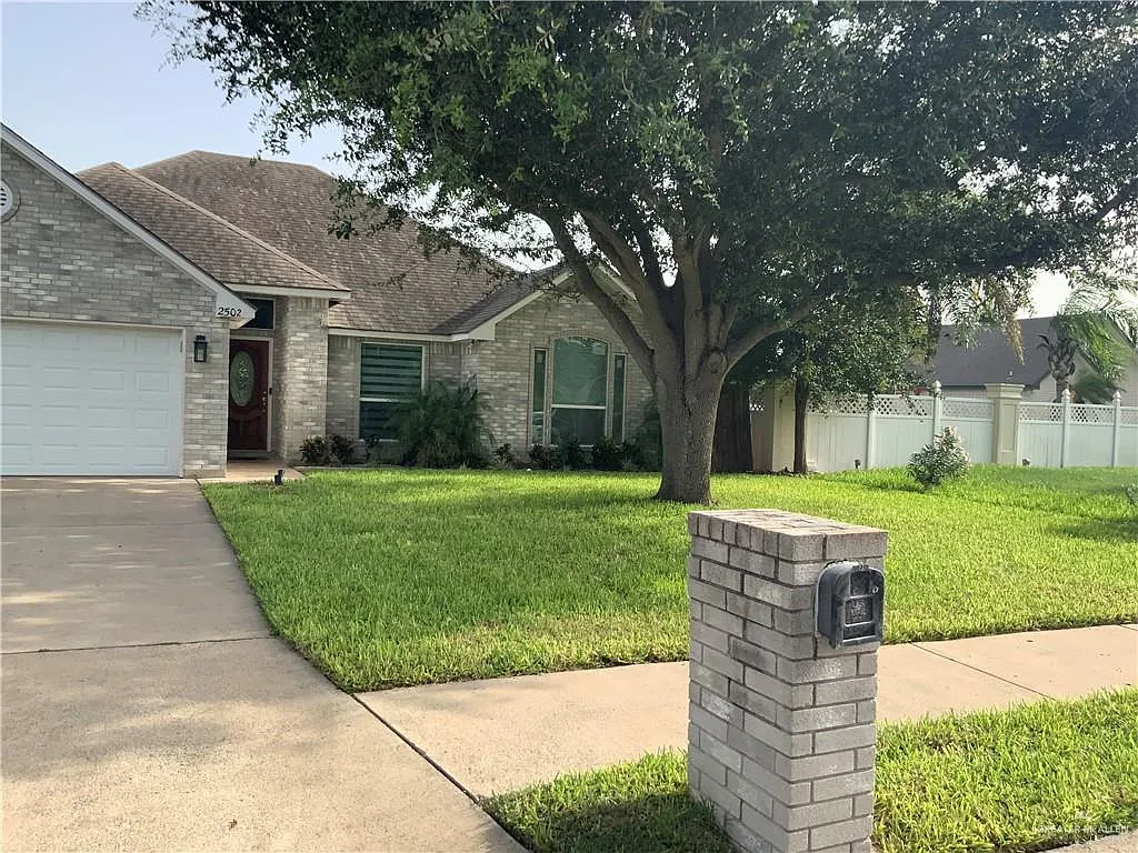 3 bed, 2.0 bath, 1533 sqft, $1,850 — Photo 2