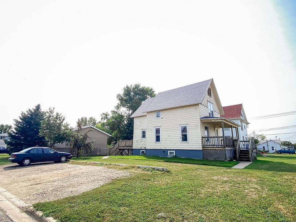 Ashton & Melanie 1324 11th Ave SE 1324 11th Ave SE Aberdeen SD Zillow