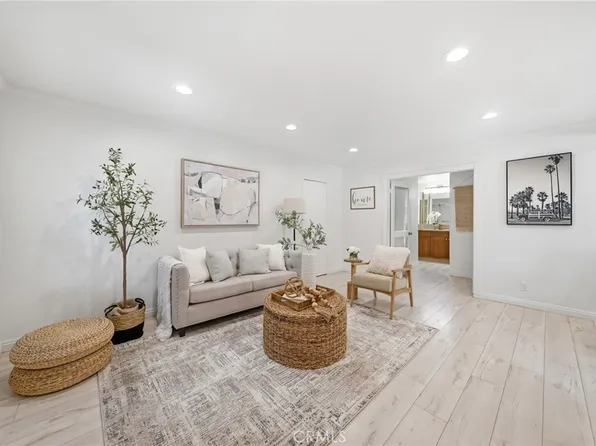 185 Streamwood, Irvine, CA 92620