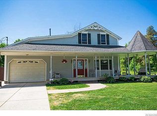 5930 Salt Rd, Clarence, NY 14031