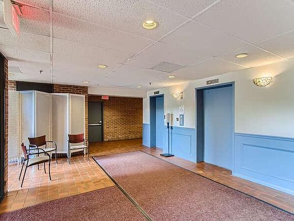 3rd image of 1450 Plymouth Ln APT 209