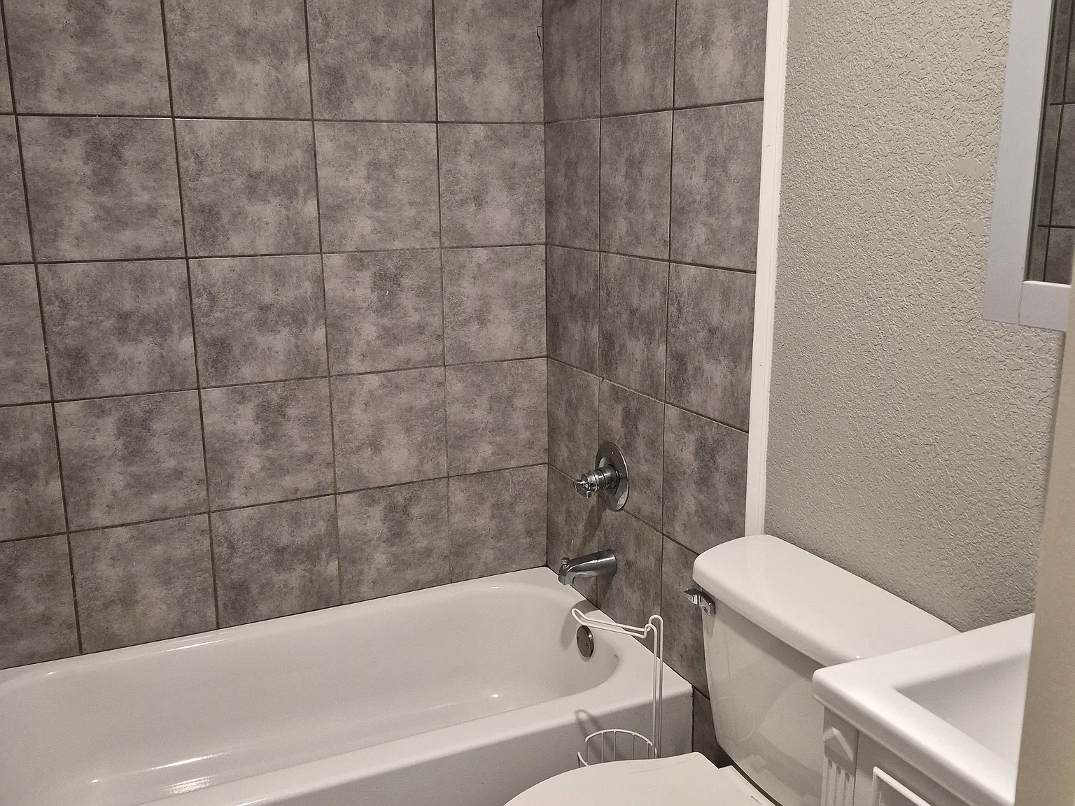 2 bed, 872 sqft, $750 — Photo 3