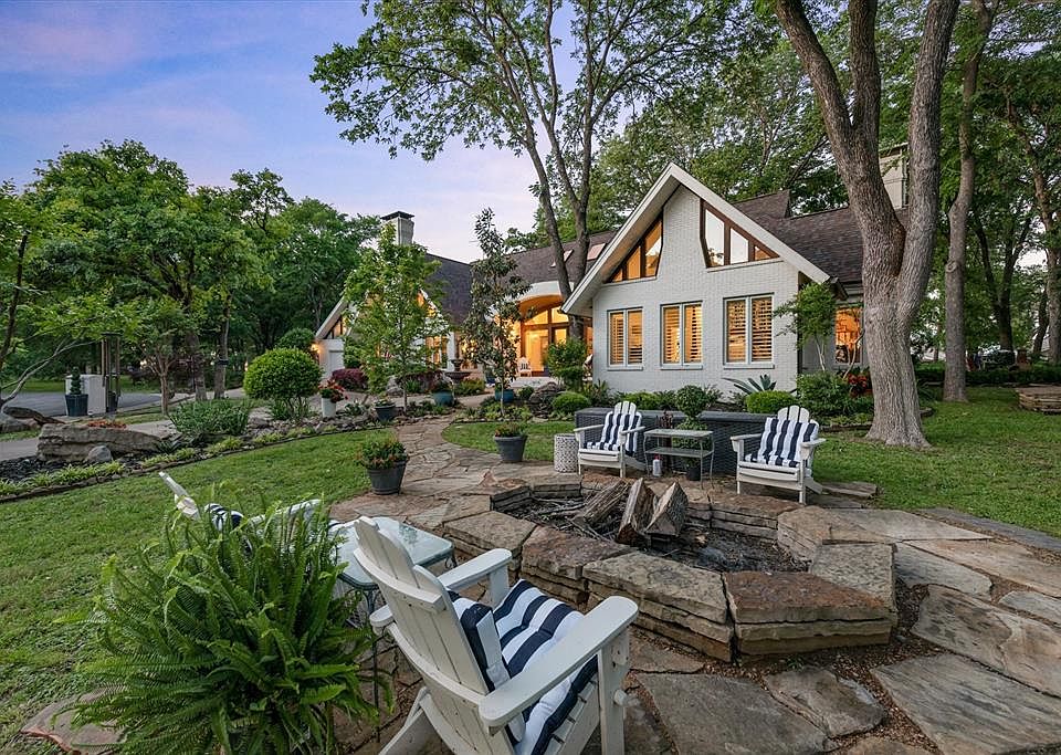 1st image of 104 Enchanted Isles Cir