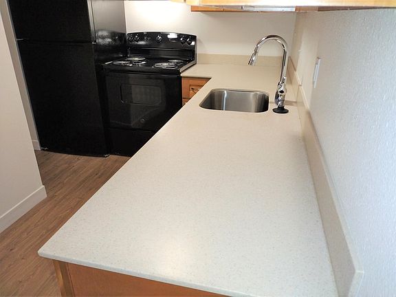 3rd image of 9900 SW North Dakota St #28