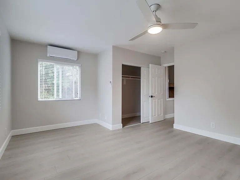 4138 Lois St #B — Photo 19