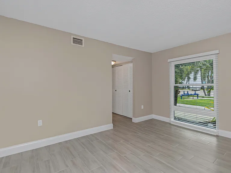 4910 38th Way S #111 — Photo 17
