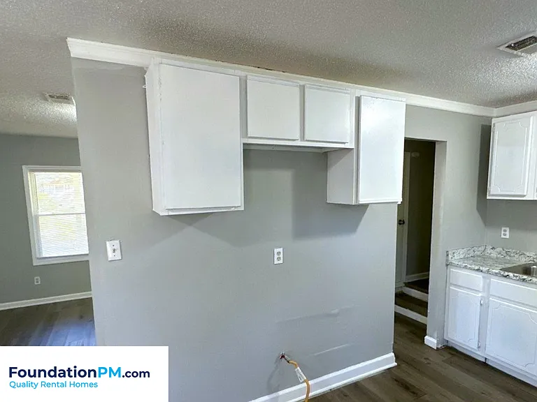 3181 Parham St — Photo 6
