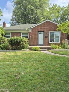 20007 Elizabeth St, Saint Clair Shores, MI, 48080