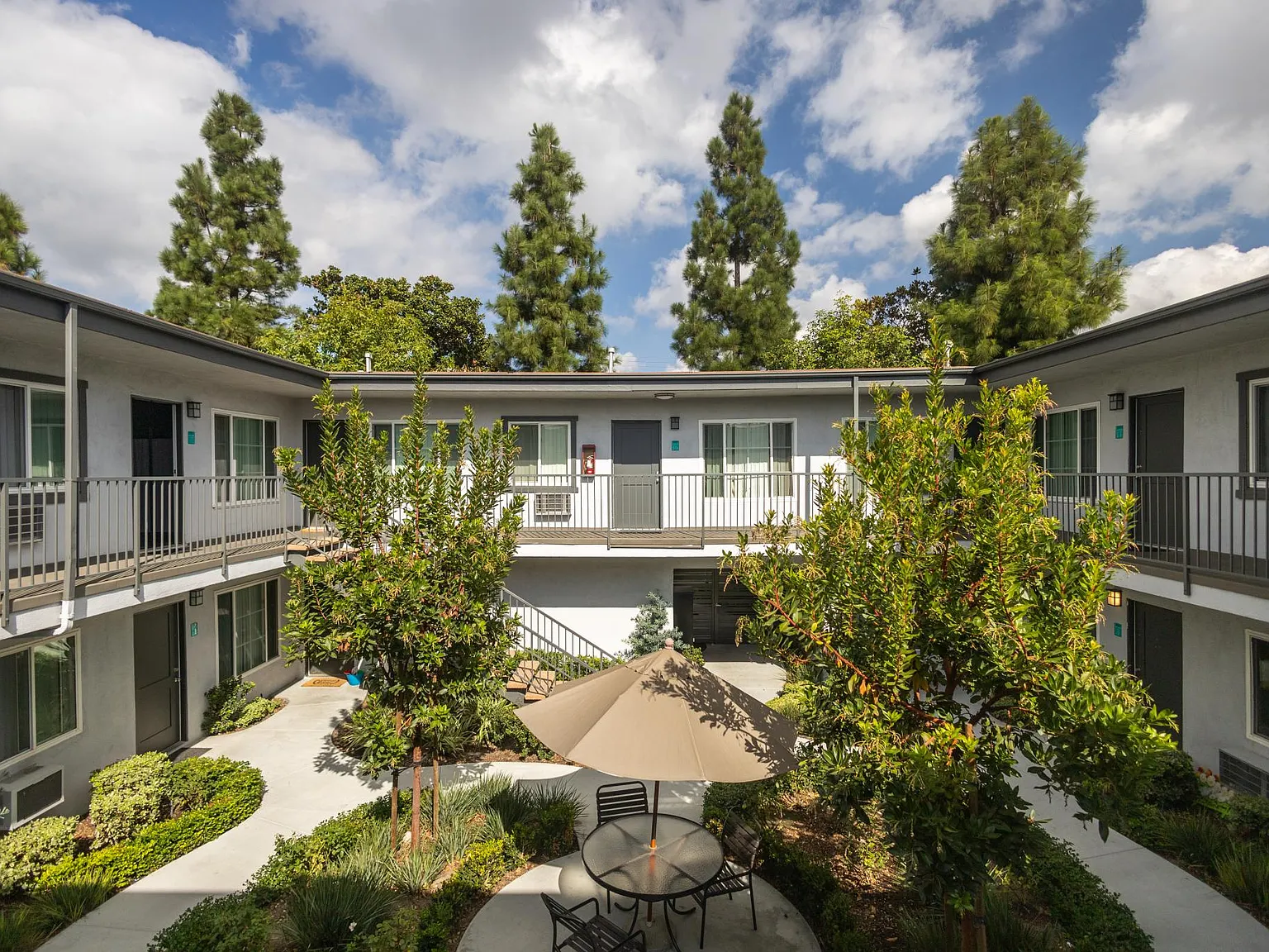 Magnolia Tree Apartments — Photo 3