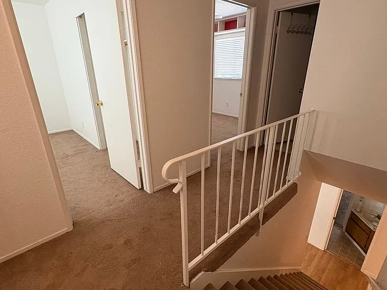 628 Saratoga Ct — Photo 12