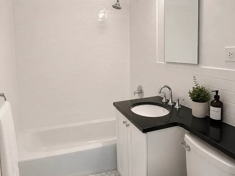 219 E 84th St #6F — Photo 4