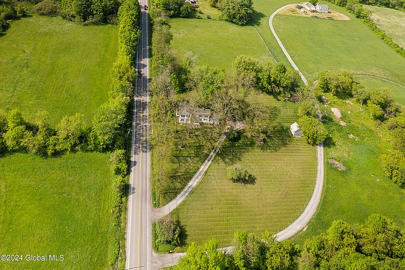 3rd image of 4846 Sacandaga Road