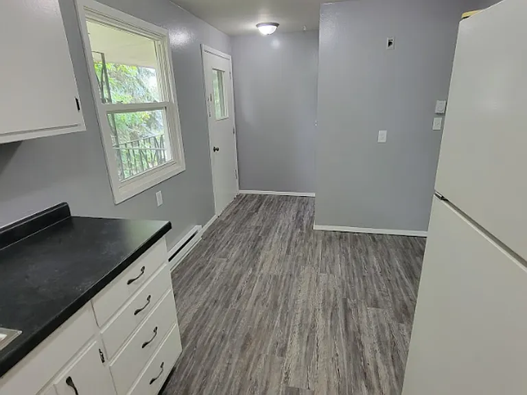 1611 Freedom Rd — Photo 5