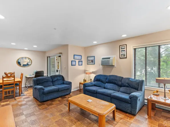 6 Pine Cluster Cir Unit G, Manalapan, NJ 07726