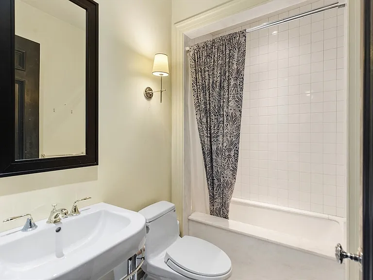 20 Beacon St #4 — Photo 21