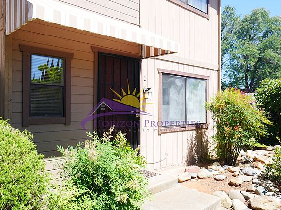 3rd image of 3261 La Canada Dr APT 1