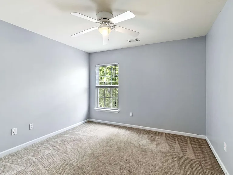 47 Glenwood Ct — Photo 36