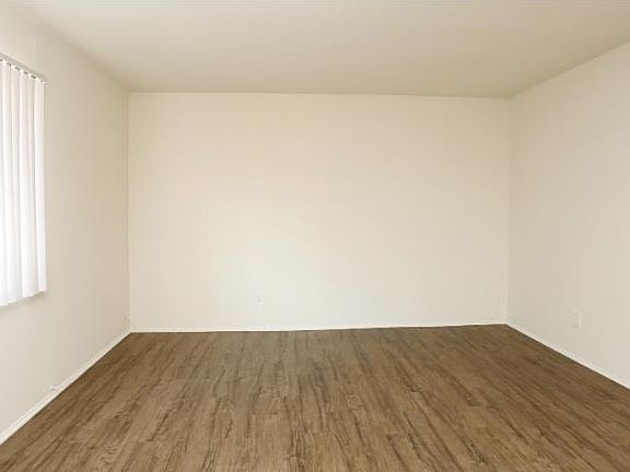 4th image of 5531 Driftwood St