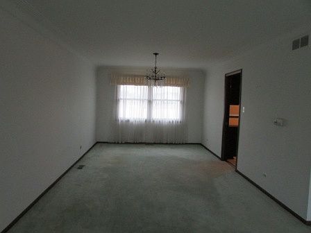 3rd image of 654 E 166th St