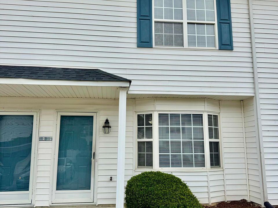 1st image of 3951 Sterling Pointe Dr Unit Ooo6