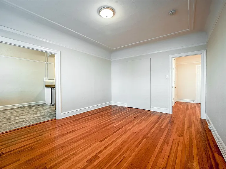 Gough Street 3055 — Photo 4