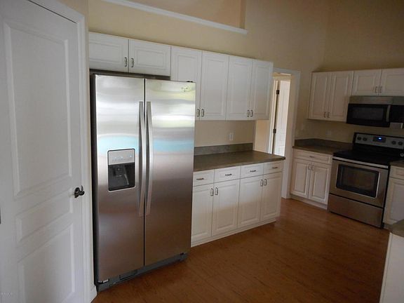 5th image of 10385 SE 42nd Ct