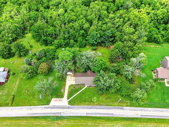 2nd image of 951 Linden Rd